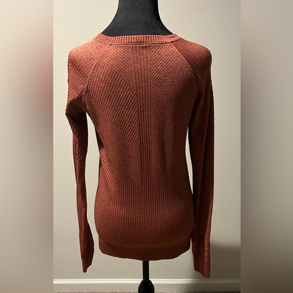 Lululemon restless pullover size 8 EUC Like New!! - Picture 4 of 5